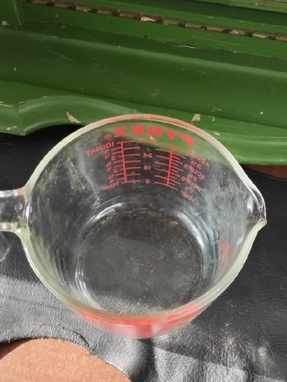 Pyrex Clear Glass Measuring Cup with Red Scale - Picture 4 of 6